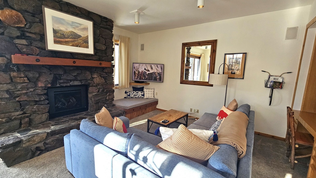 Photo of Livingroom in Elkhorn