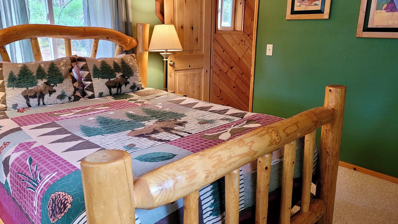 Photo of Bedroom in Mazama