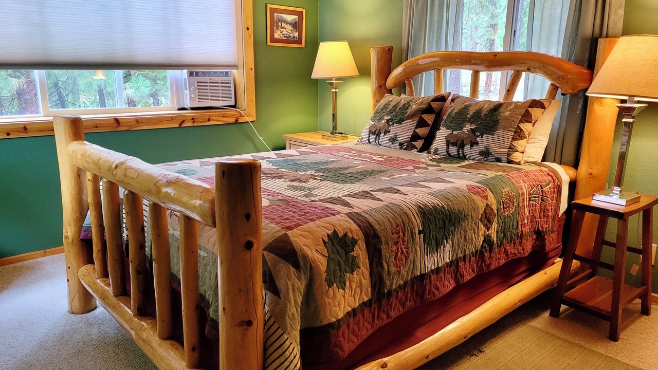 Photo of Bedroom in Mazama