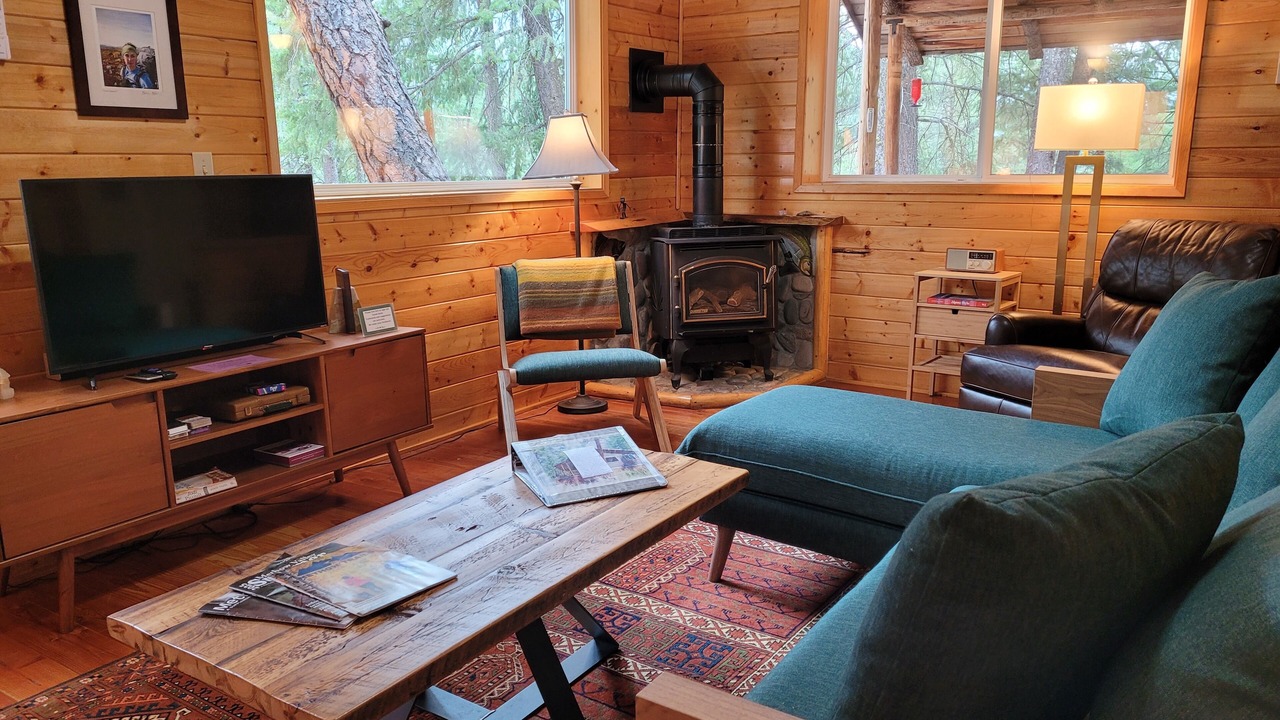 Photo of Livingroom in Mazama
