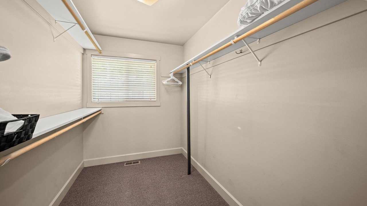 Photo of Bedroom in Garden District
