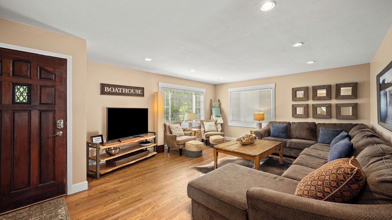 Photo of Bedroom in Garden District