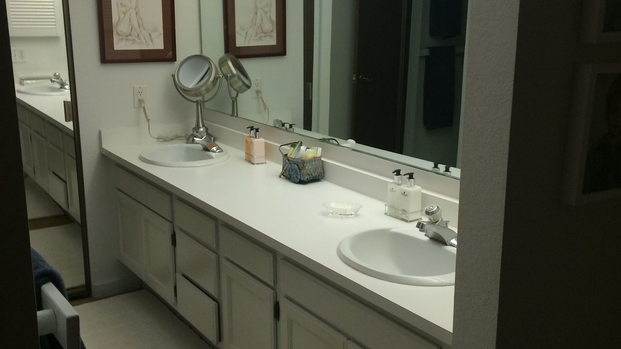 Photo of Bathroom in Elkhorn Village