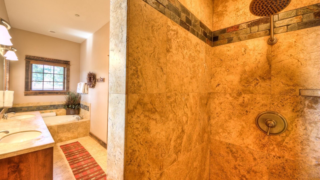 Photo of Bathroom in Antler Ridge