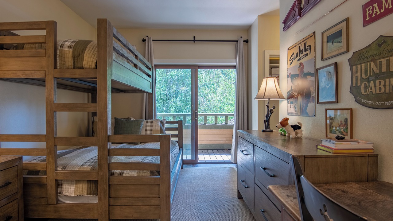 Photo of Bedroom in Elkhorn