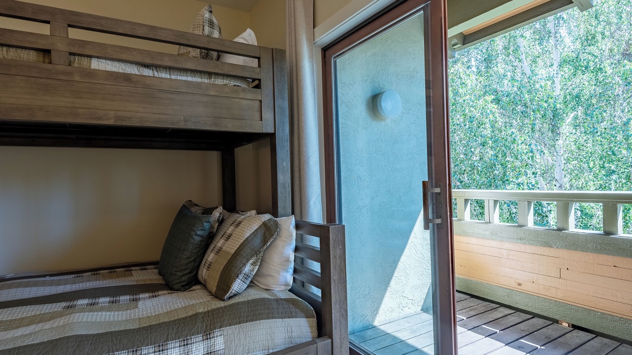 Photo of Bedroom in Elkhorn