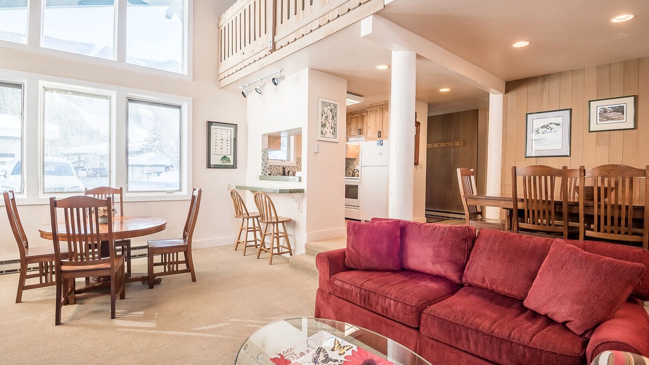 Photo of Livingroom in Warm Springs
