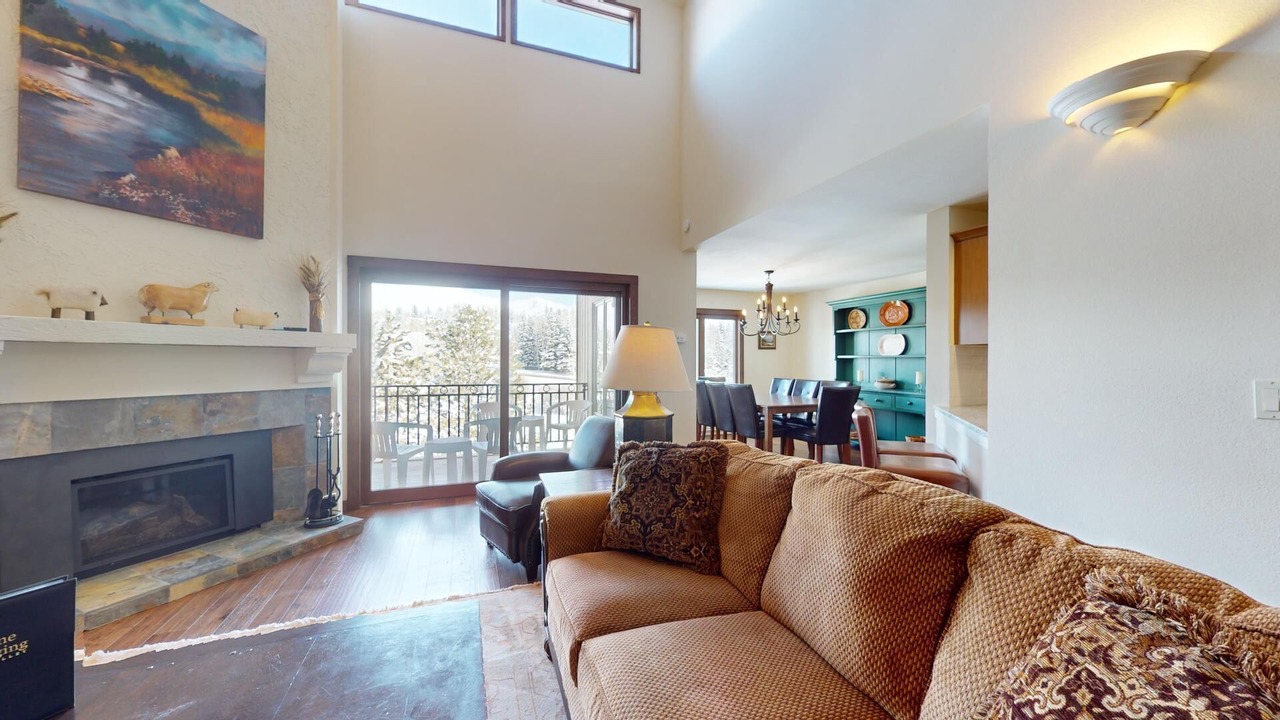 Photo of Livingroom in Elkhorn Village