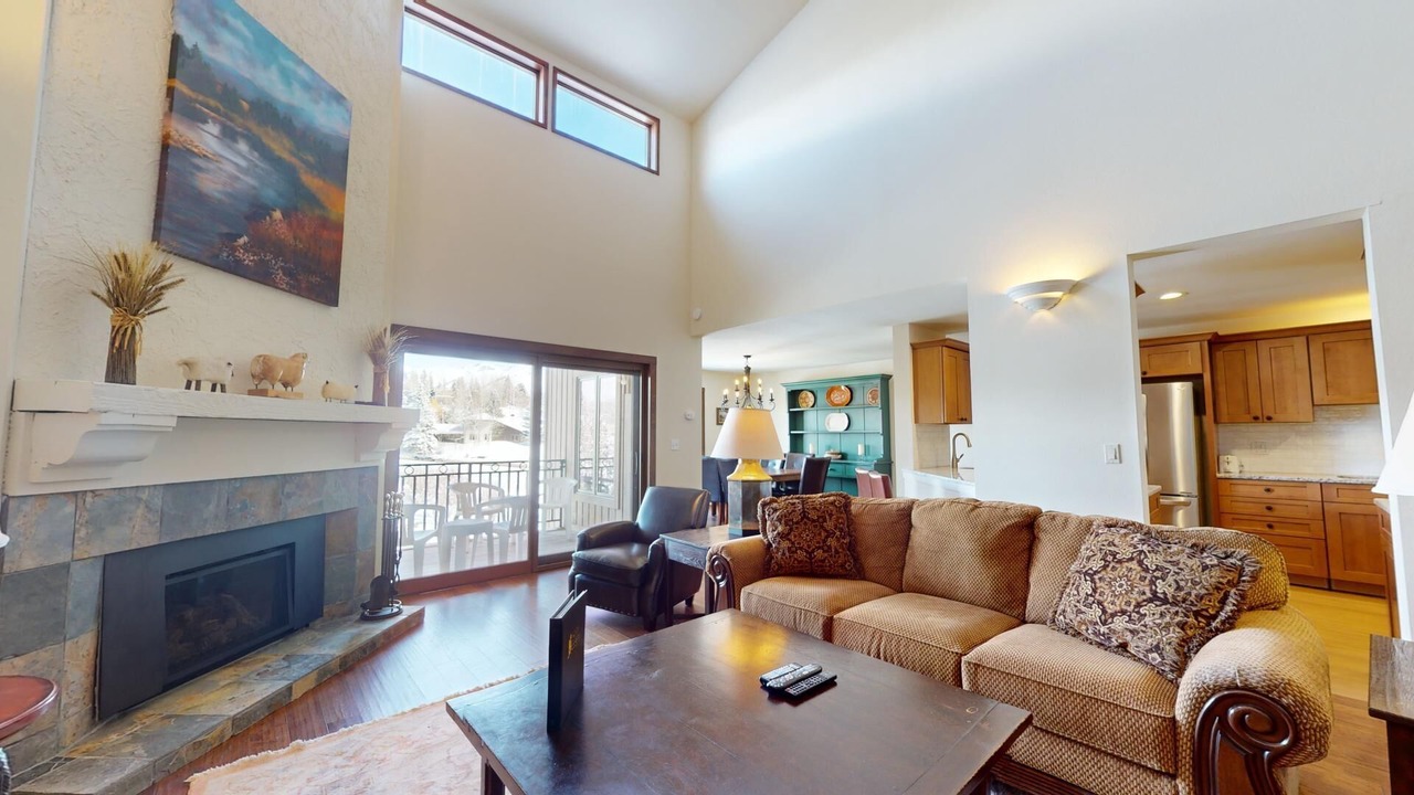 Photo of Livingroom in Elkhorn Village