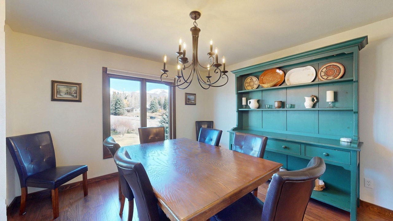 Photo of Livingroom in Elkhorn Village