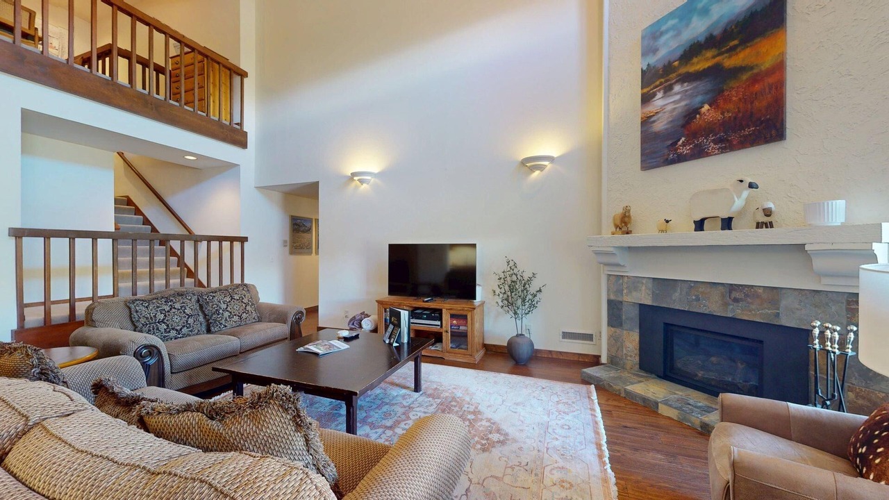 Photo of Livingroom in Elkhorn Village