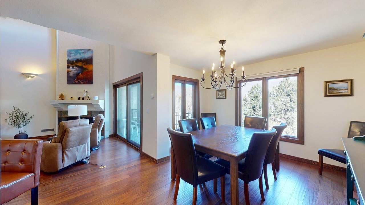 Photo of Livingroom in Elkhorn Village