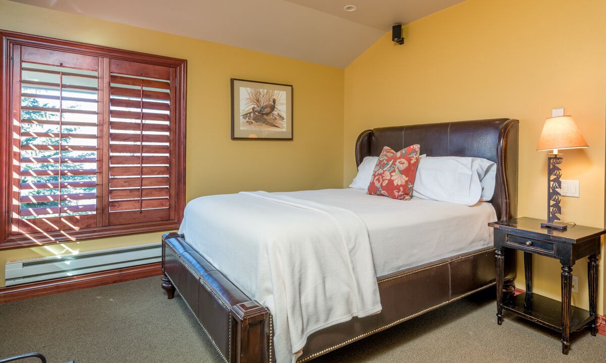 Photo of Bedroom in Elkhorn