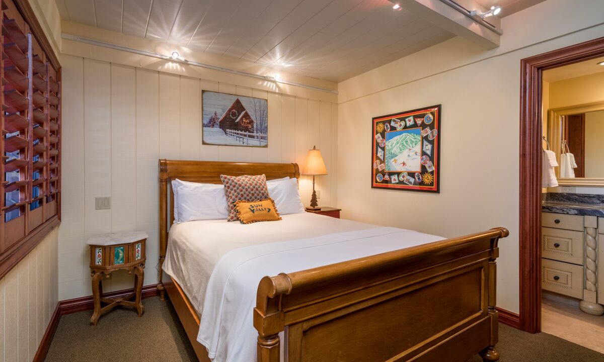 Photo of Bedroom in Elkhorn