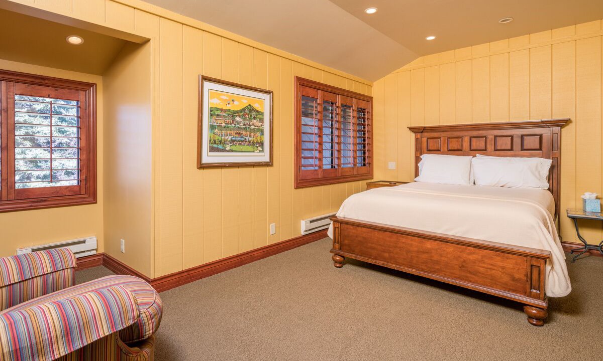 Photo of Bedroom in Elkhorn