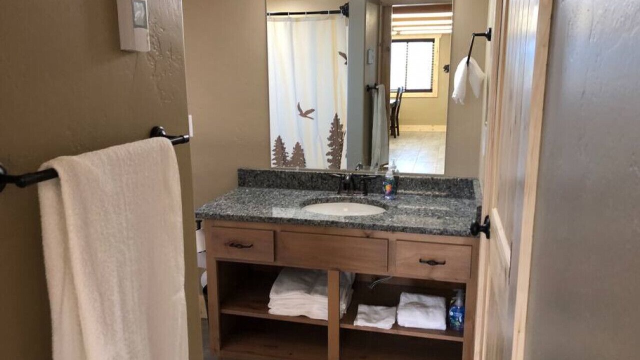 Photo of Bathroom in Island Park