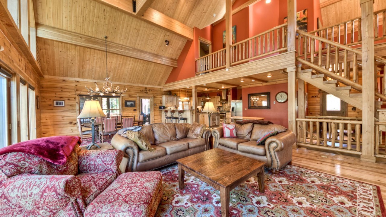 Photo of Livingroom in Big Sky