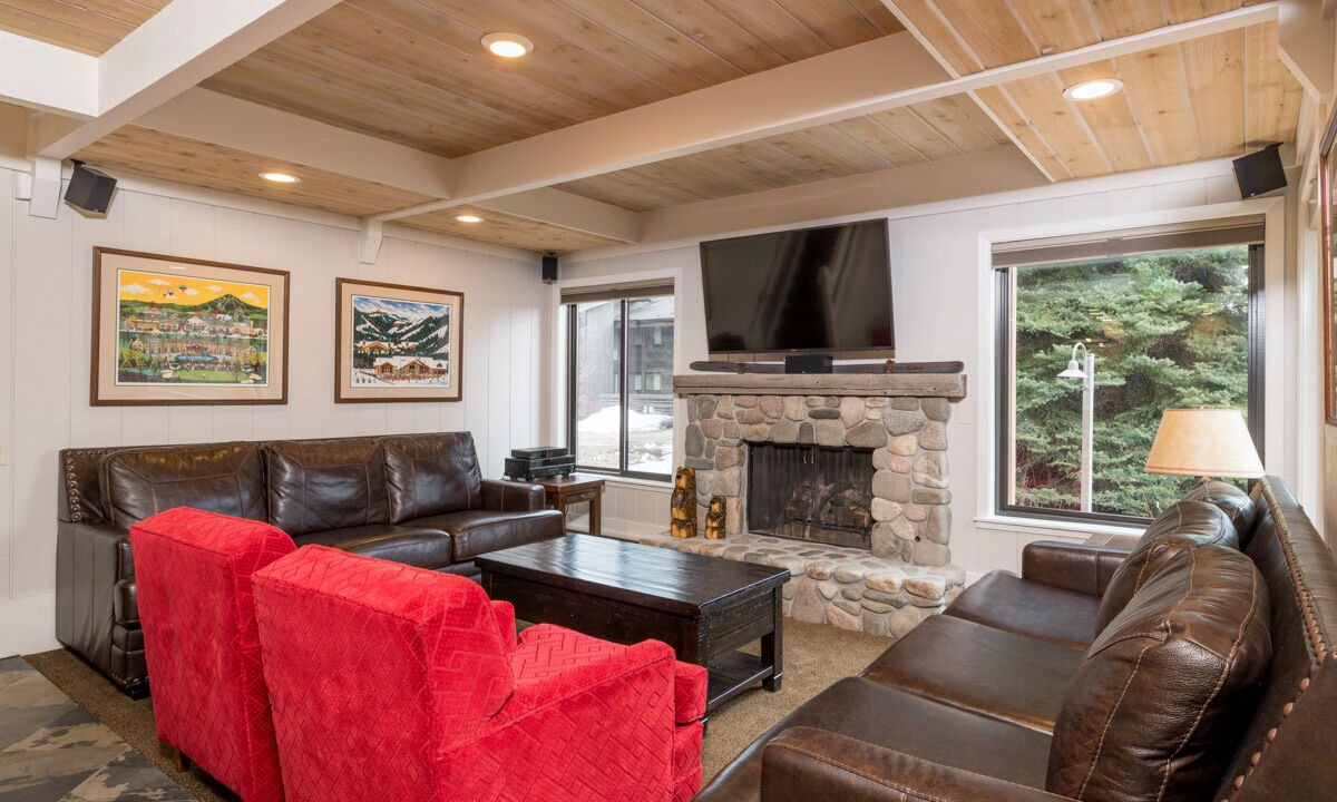 Photo of Livingroom in Elkhorn Village