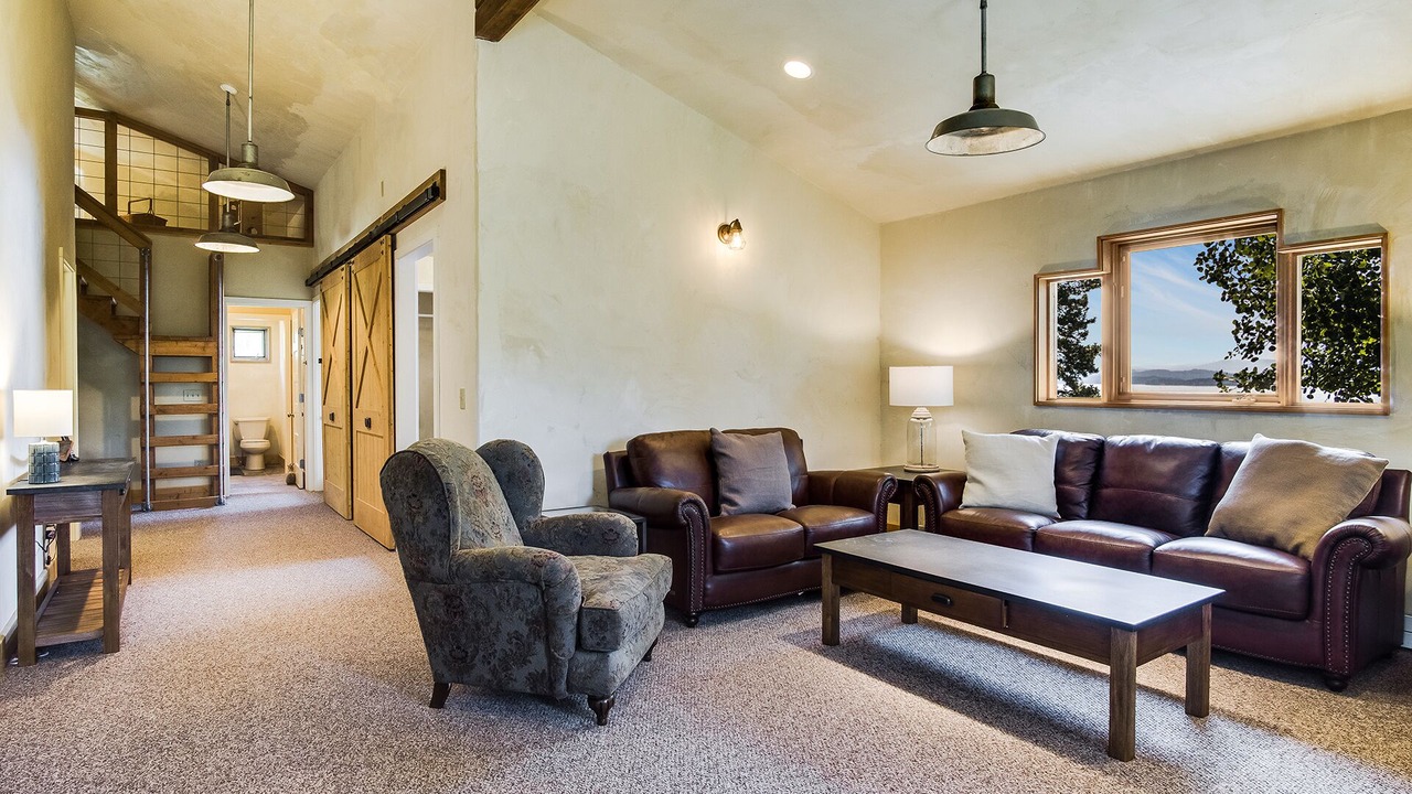 Photo of Livingroom in Sandpoint