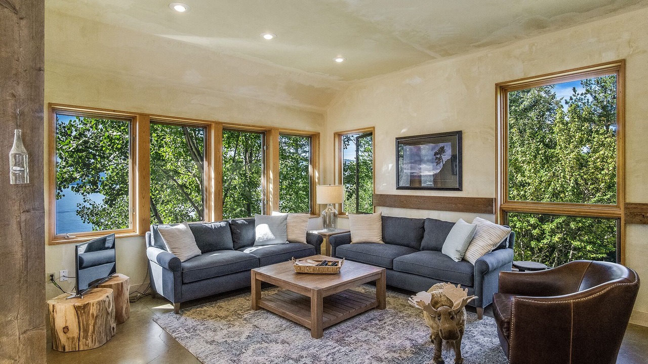Photo of Livingroom in Sandpoint