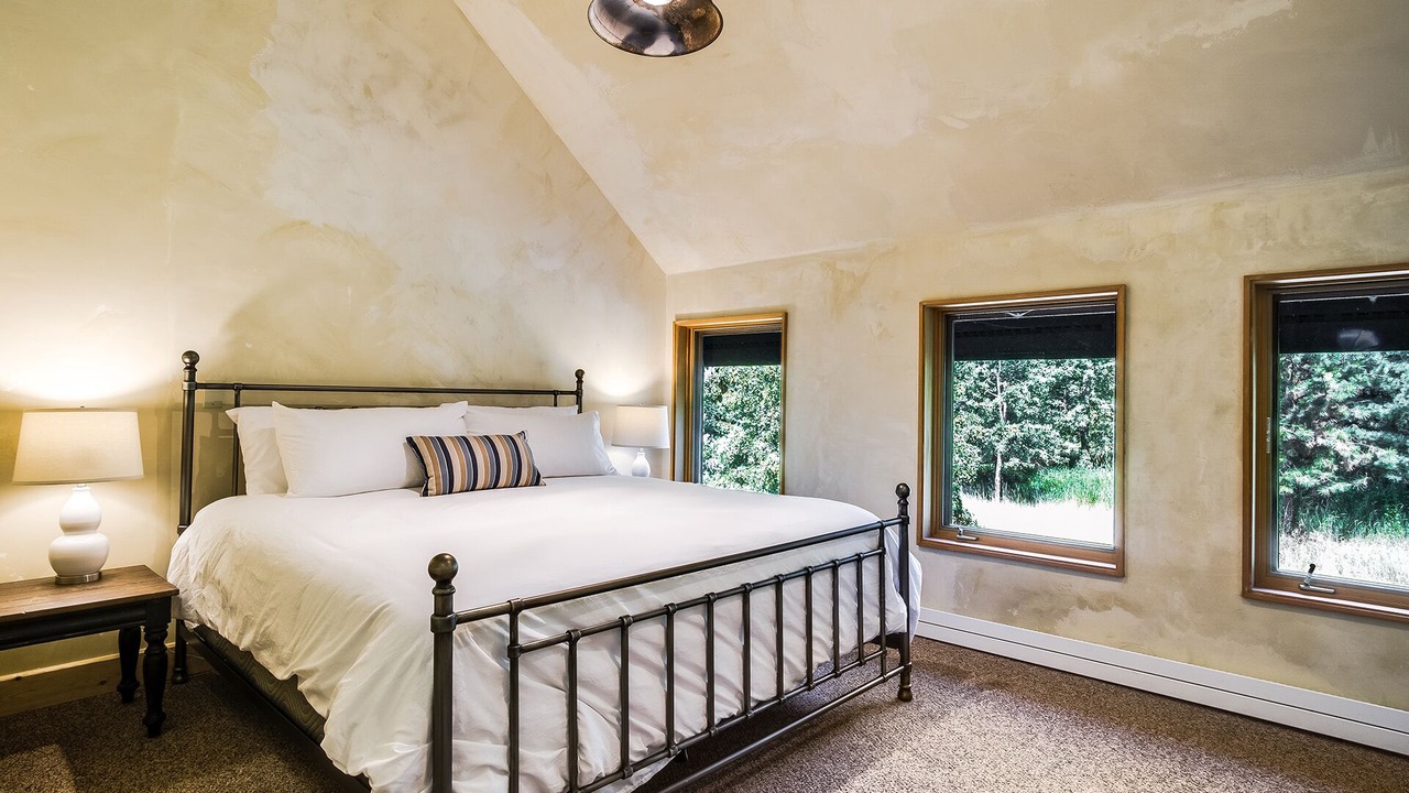 Photo of Bedroom in Sandpoint