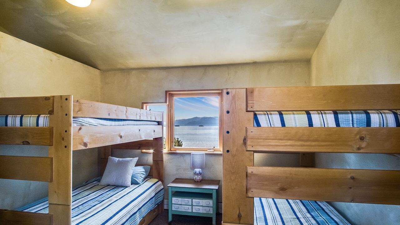 Photo of Bedroom in Sandpoint