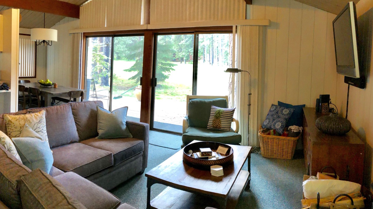 Photo of Livingroom in Black Butte Ranch