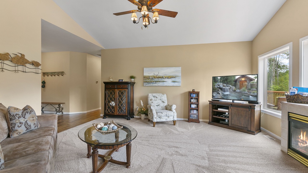 Photo of Livingroom in Artondale