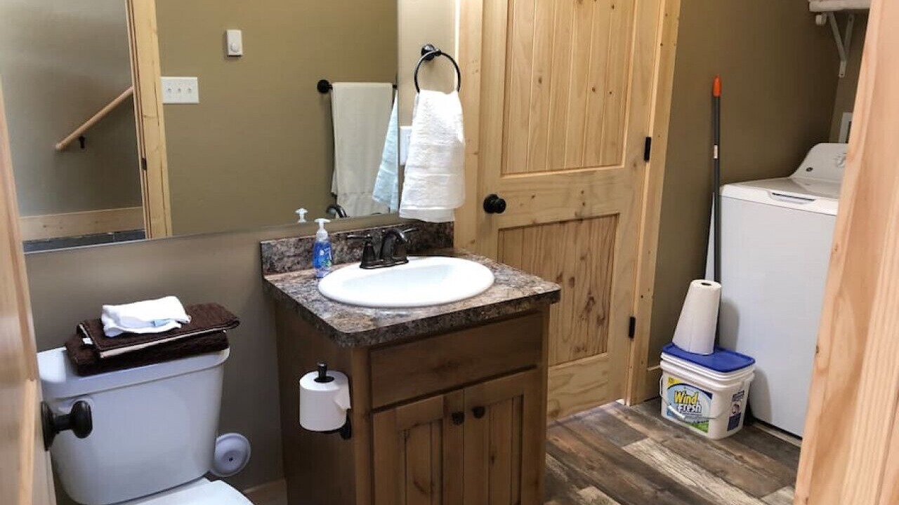 Photo of Bathroom in Island Park