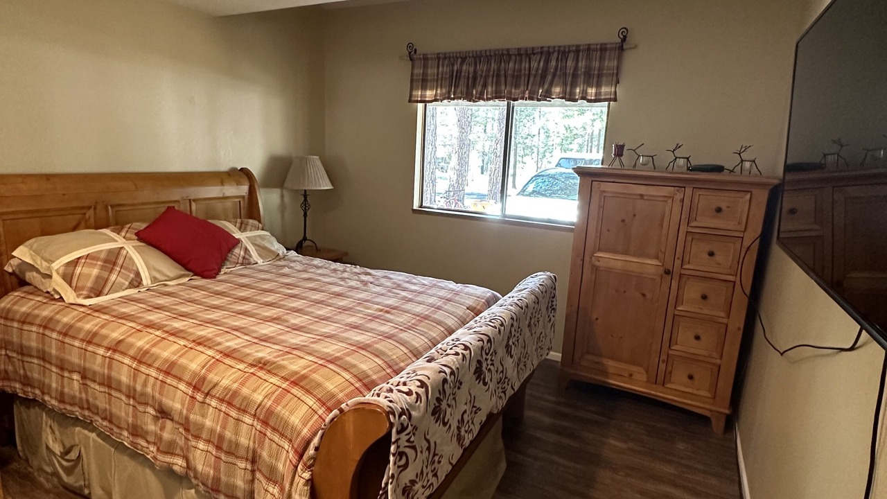Photo of Bedroom in Sunriver