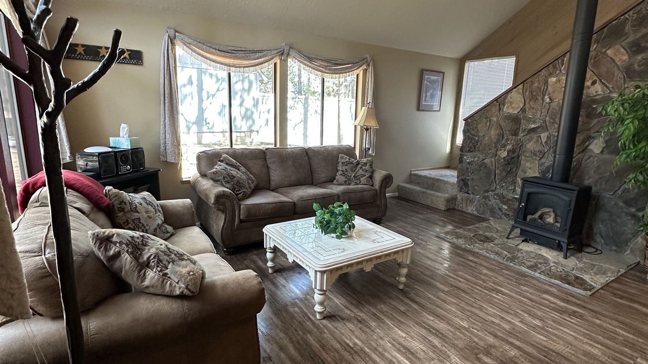 Photo of Livingroom in Sunriver