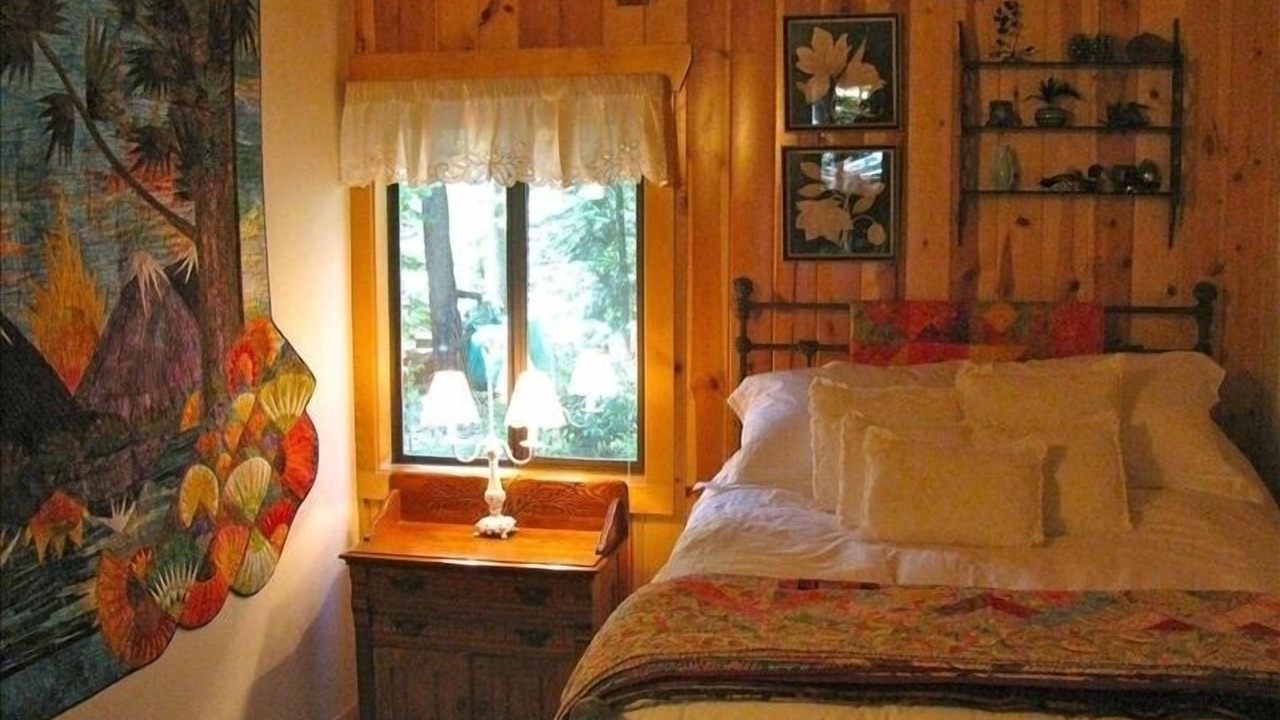 Photo of Bedroom in Black Butte Ranch