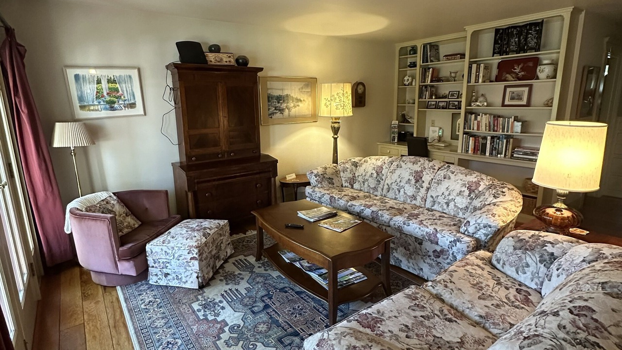 Photo of Livingroom in Jacksonville