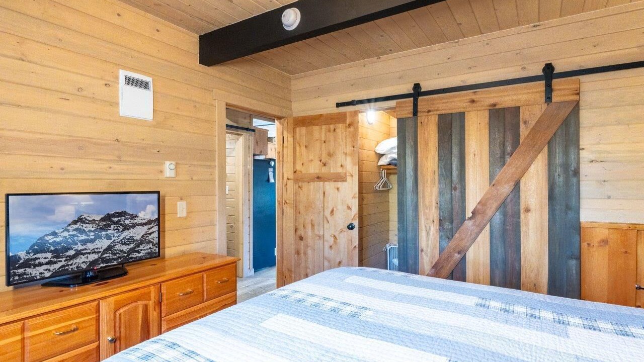 Photo of Bedroom in Island Park