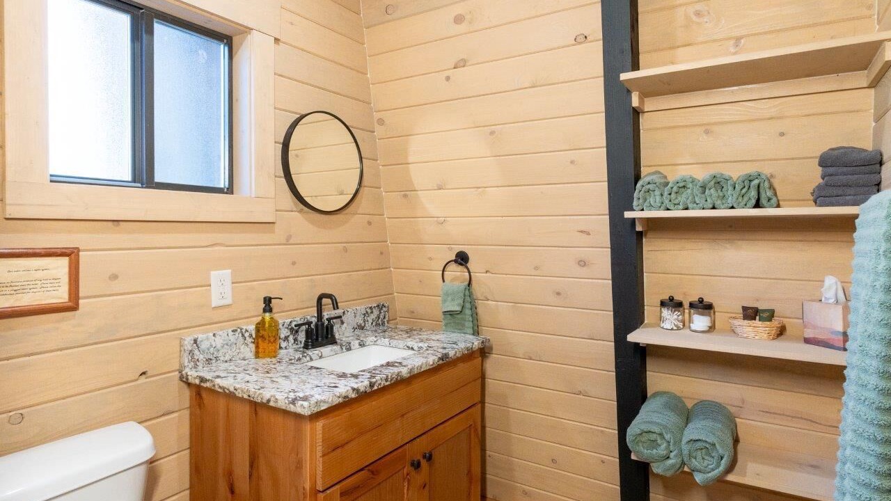 Photo of Bathroom in Island Park