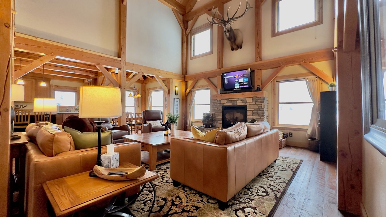 Photo of Livingroom in Island Park
