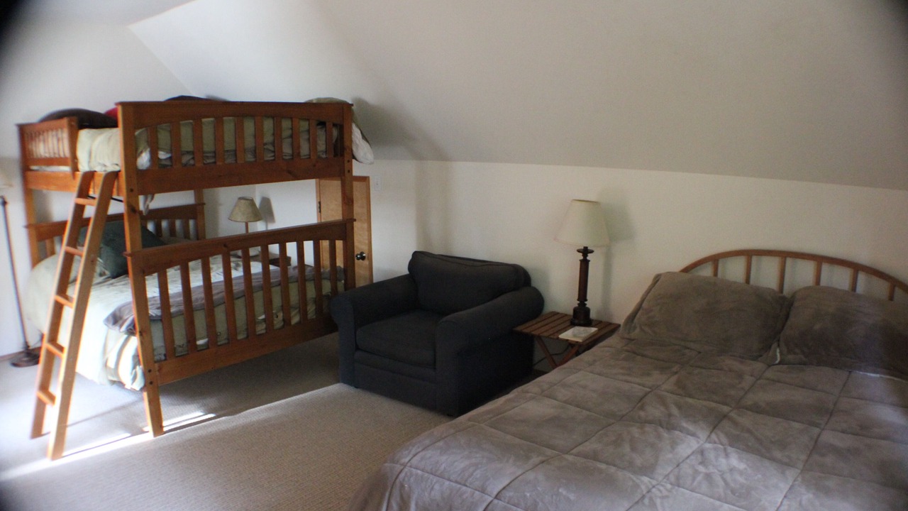Photo of Bedroom in Enumclaw