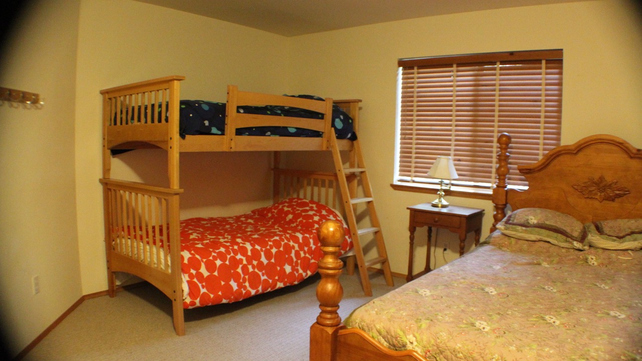 Photo of Bedroom in Enumclaw