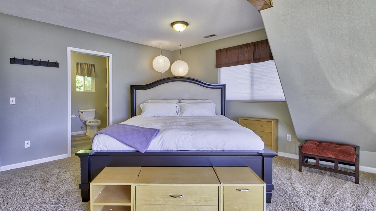 Photo of Bedroom in Longbranch
