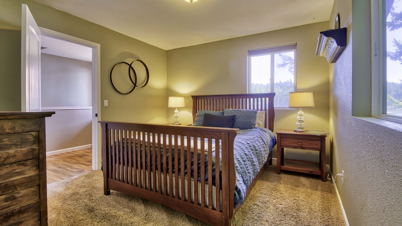 Photo of Bedroom in Longbranch