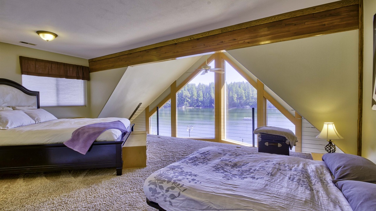 Photo of Bedroom in Longbranch