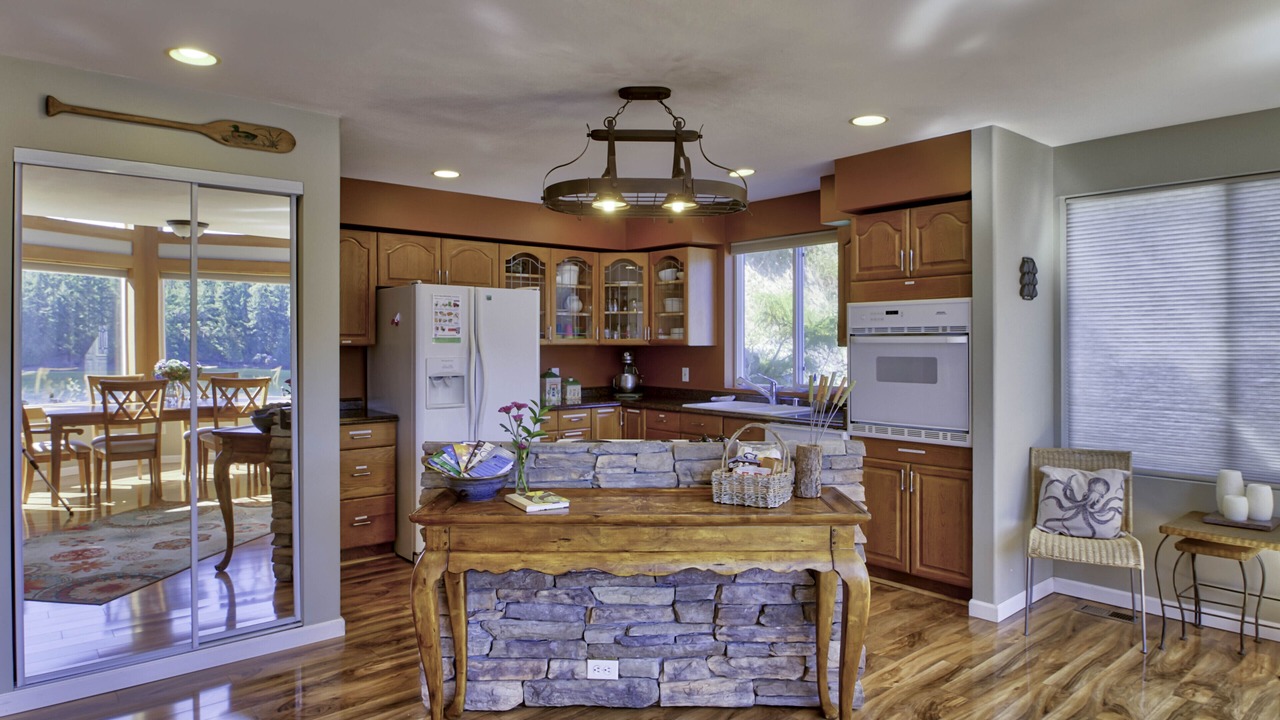 Photo of Kitchen in Longbranch