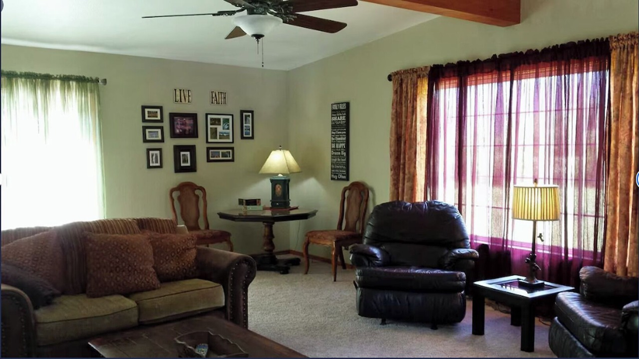 Photo of Livingroom in Quinault