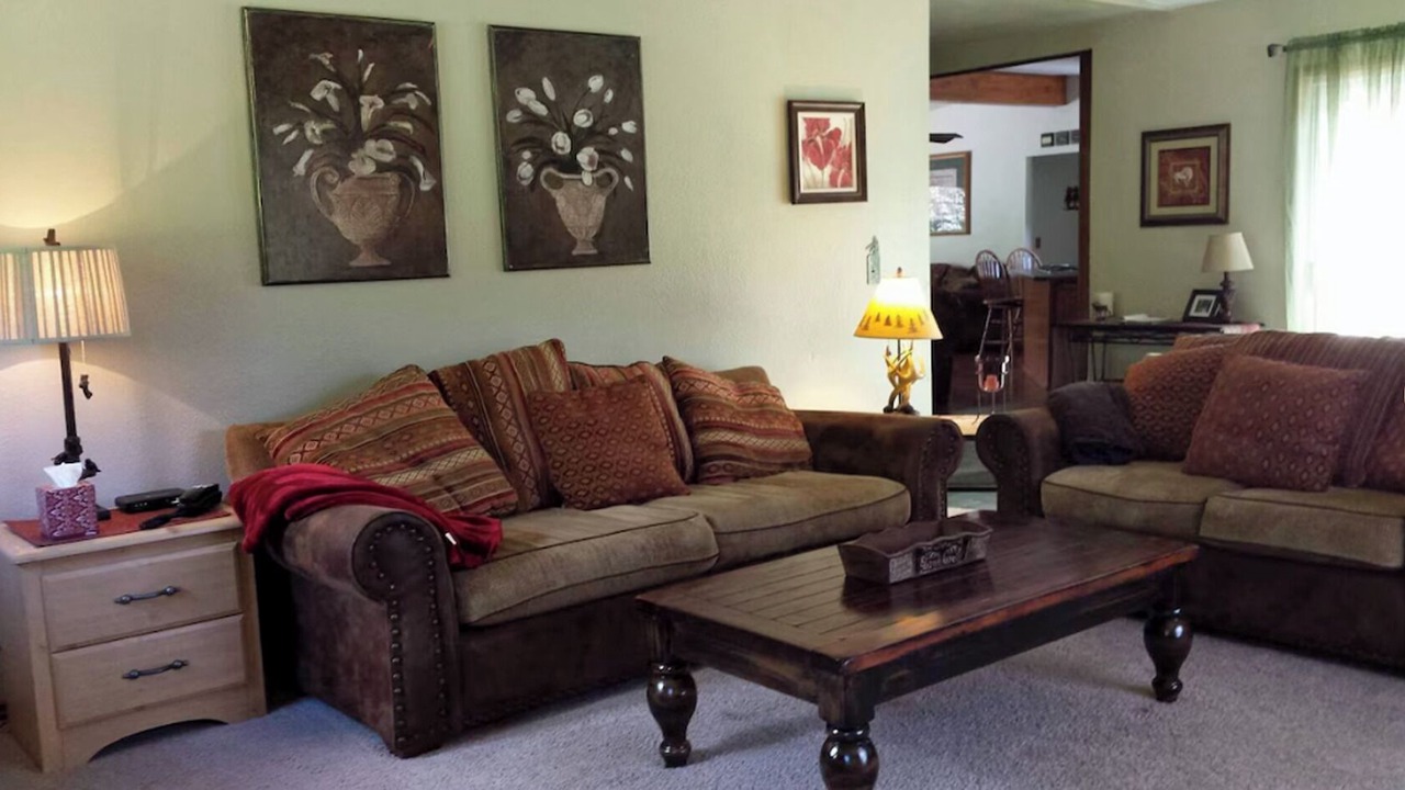 Photo of Livingroom in Quinault