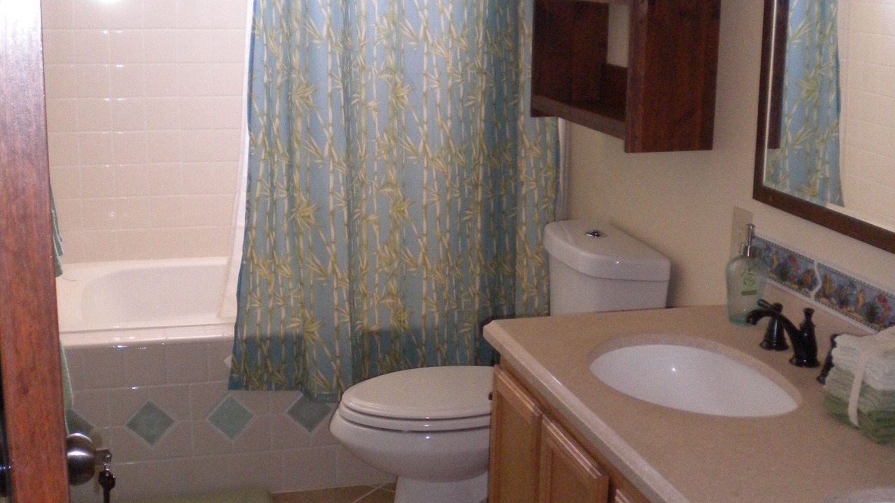 Photo of Bathroom in Gardiner