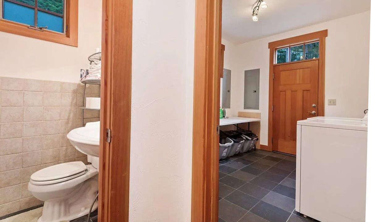 Photo of Bathroom in Coolin