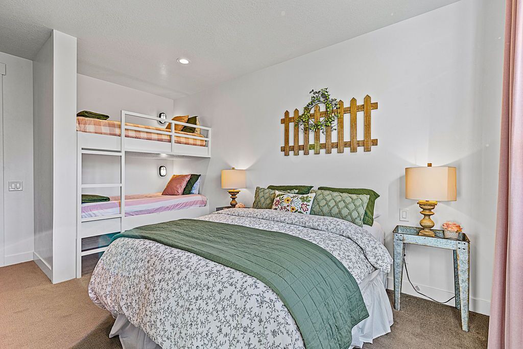 Photo of Bedroom in Garden City