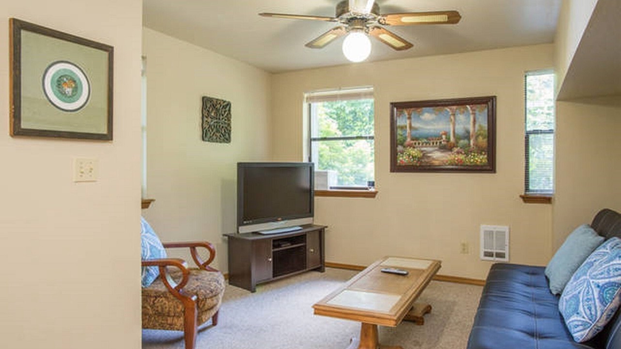 Photo of Livingroom in Lakewood