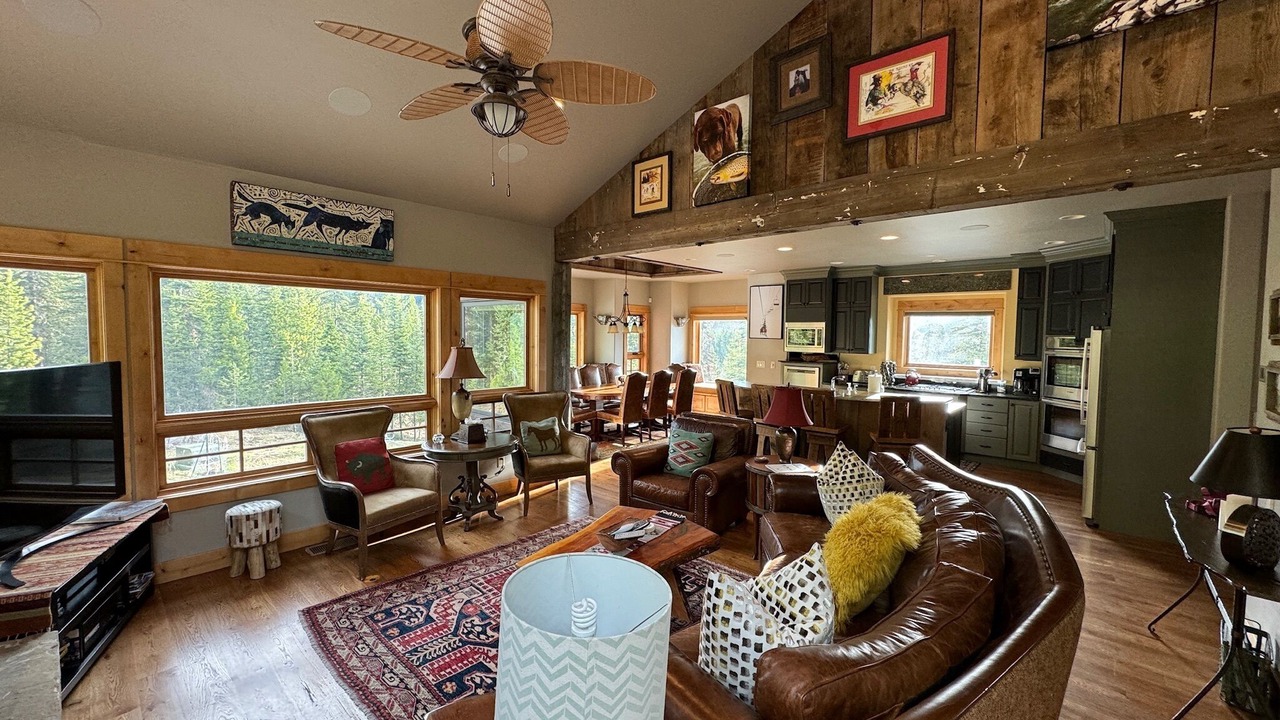 Photo of Livingroom in Big Sky