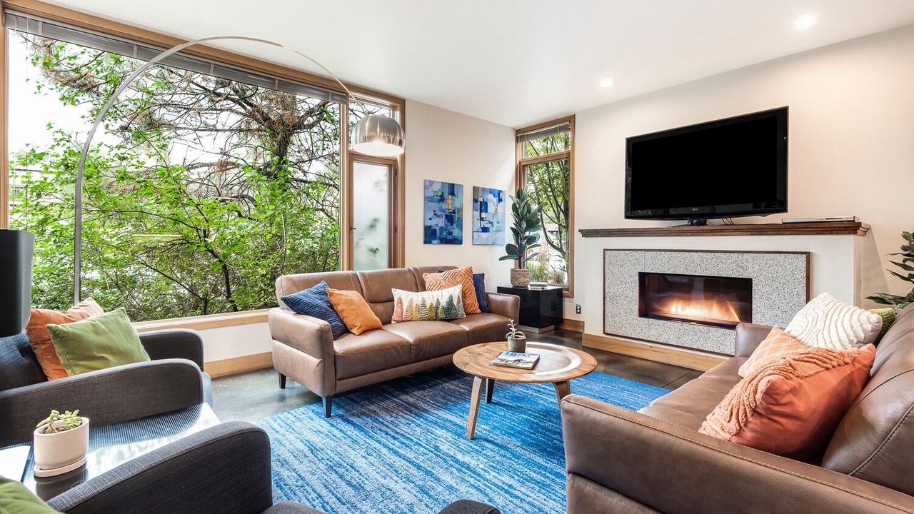 Photo of Livingroom in River West